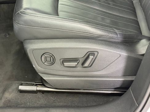 Used 2022 Audi e-tron Premium image 14