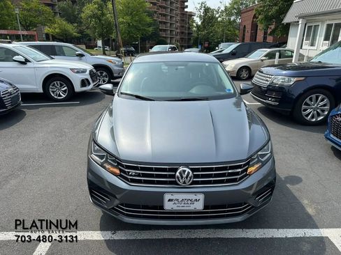 Used 2017 Volkswagen Passat 1.8T R-Line FWD image 4