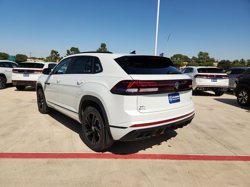 New 2026 Volkswagen Atlas Cross Sport SEL R-Line AWD/4WD image 4