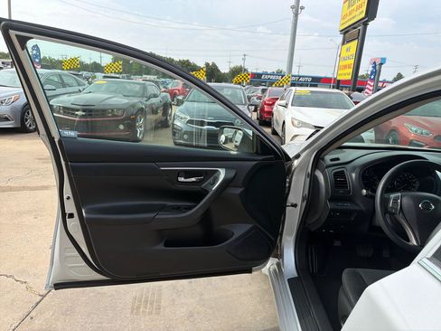Used 2015 Nissan Altima 2.5 S w/ Power Driver Seat Package FWD image 12