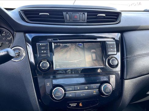 Used 2018 Nissan Rogue SL w/ Premium Package image 27