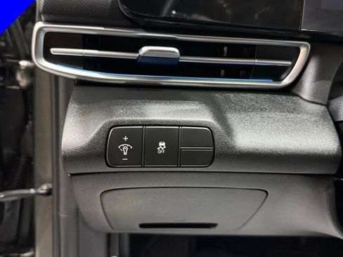 Used 2024 Hyundai Elantra SEL FWD image 8