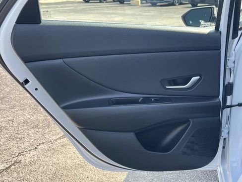 Used 2024 Hyundai Elantra SEL w/ Convenience Package FWD image 19