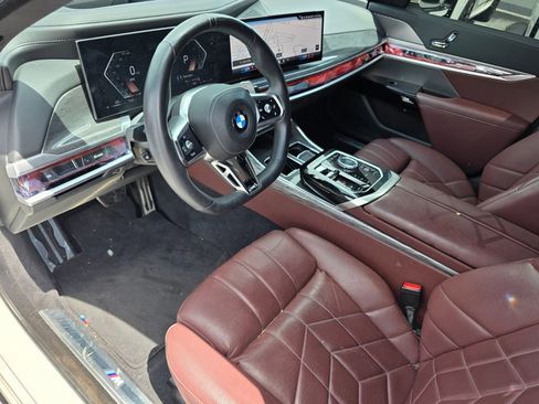 Certified 2024 BMW 760i xDrive w/ Executive Package AWD/4WD image 10