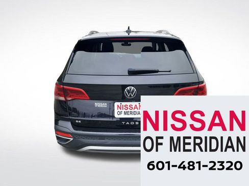 Used 2024 Volkswagen Taos SE image 4