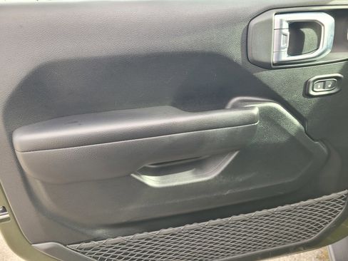 Used 2021 Jeep Wrangler Sport S image 11