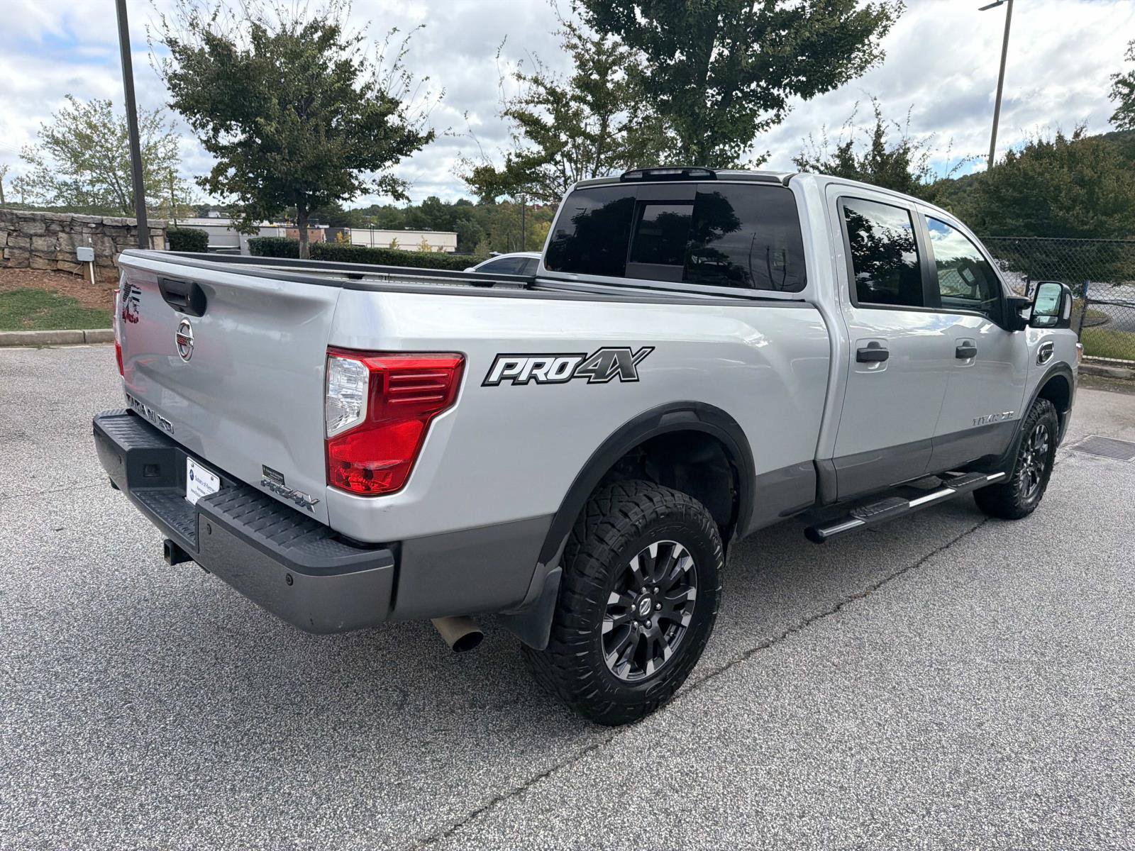 Used 2019 Nissan Titan PRO-4X w/ Pro-4x Convenience Package AWD/4WD image 9