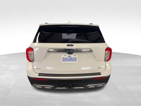 Used 2023 Ford Explorer XLT w/ Equipment Group 202A image 5