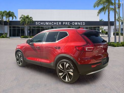 Used 2023 Volvo XC40 B5 Plus AWD/4WD image 5