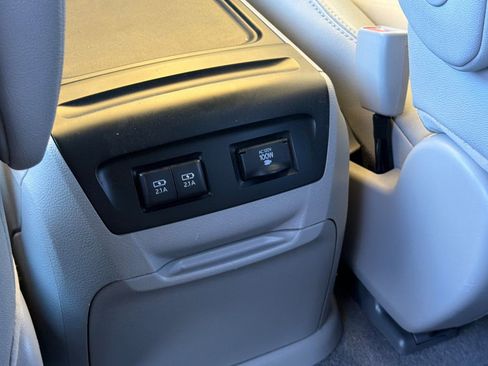 Certified 2018 Toyota Sienna XLE w/ XLE Navigation Package FWD image 16