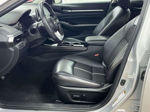 Used 2024 Nissan Altima 2.5 SR FWD image 15