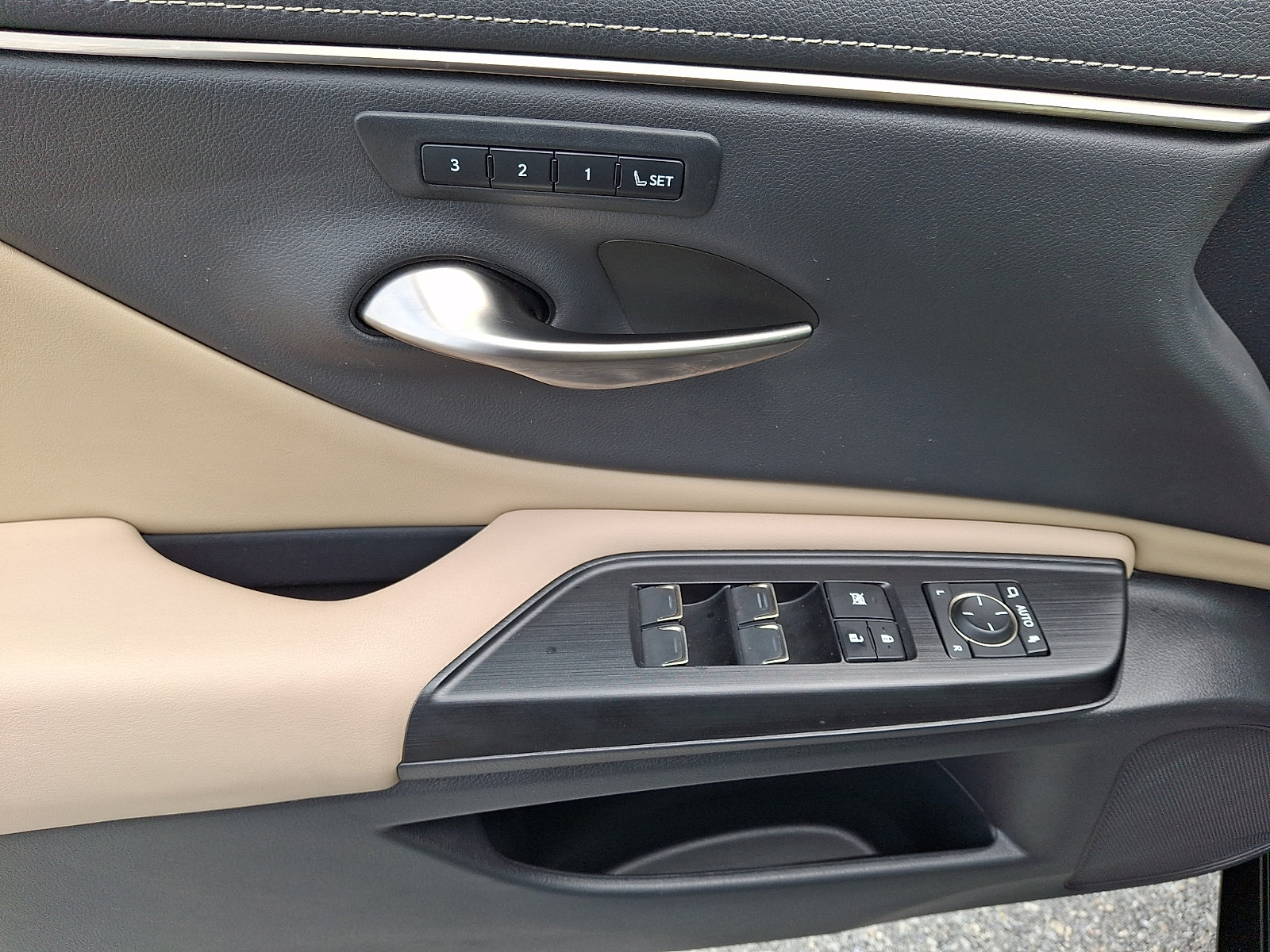Used 2021 Lexus ES 350 w/ Premium Package FWD image 12