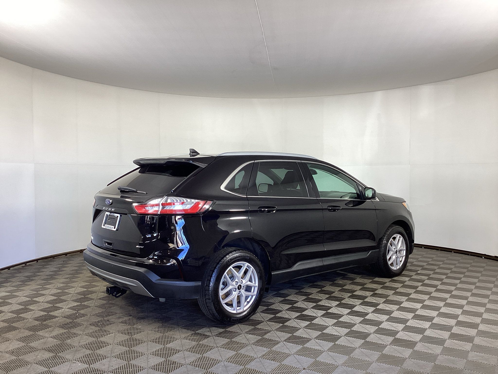 Used 2024 Ford Edge SEL w/ Convenience Package AWD/4WD image 2