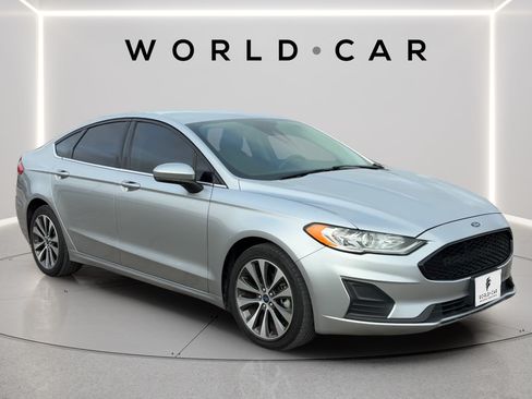 Used 2020 Ford Fusion SE AWD/4WD image 1