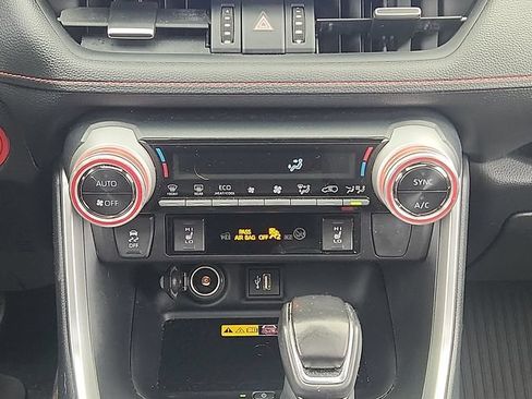 Used 2024 Toyota RAV4 XSE w/ Weather Package AWD/4WD image 18