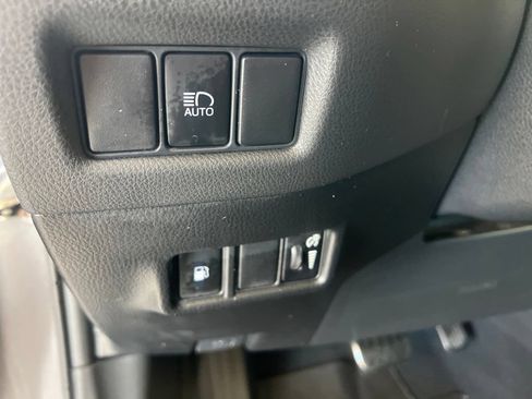 Used 2020 Toyota C-HR LE FWD image 50