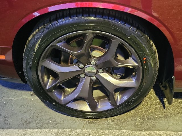 Used 2018 Dodge Challenger R/T w/ Sound Group RWD image 9