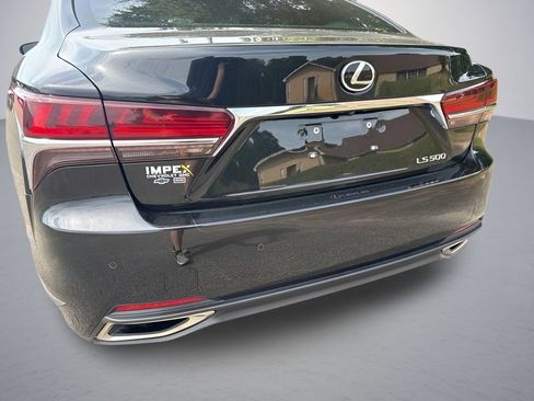 Used 2018 Lexus LS 500 w/ Interior Upgrade Package RWD image 35