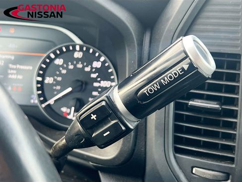 Used 2024 Nissan Titan SV w/ SV Convenience Package image 21