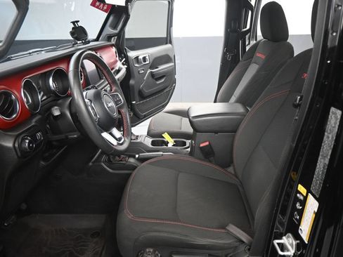Used 2023 Jeep Wrangler Unlimited Rubicon w/ Cold Weather Group AWD/4WD image 9
