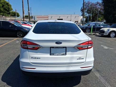 Used 2019 Ford Fusion SE FWD image 5