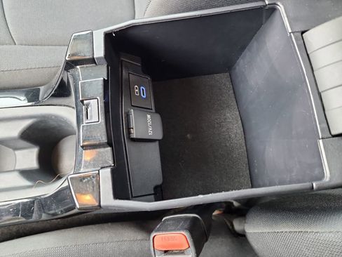 Used 2022 Toyota Corolla LE image 32