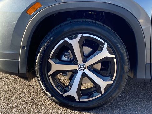 New 2026 Volkswagen Tiguan SE image 6