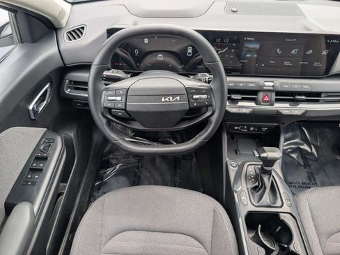 Used 2025 Kia K4 EX FWD image 16