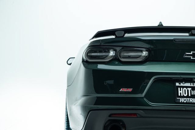 Used 2020 Chevrolet Camaro SS RWD image 17