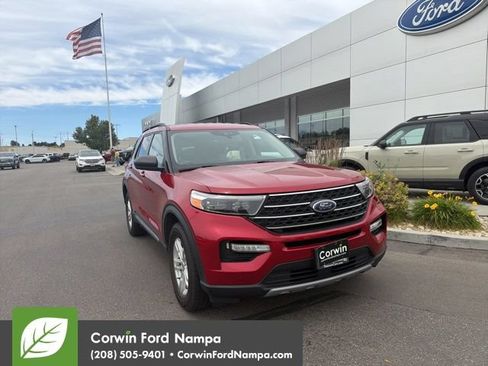 Used 2022 Ford Explorer XLT w/ Equipment Group 202A AWD/4WD image 3