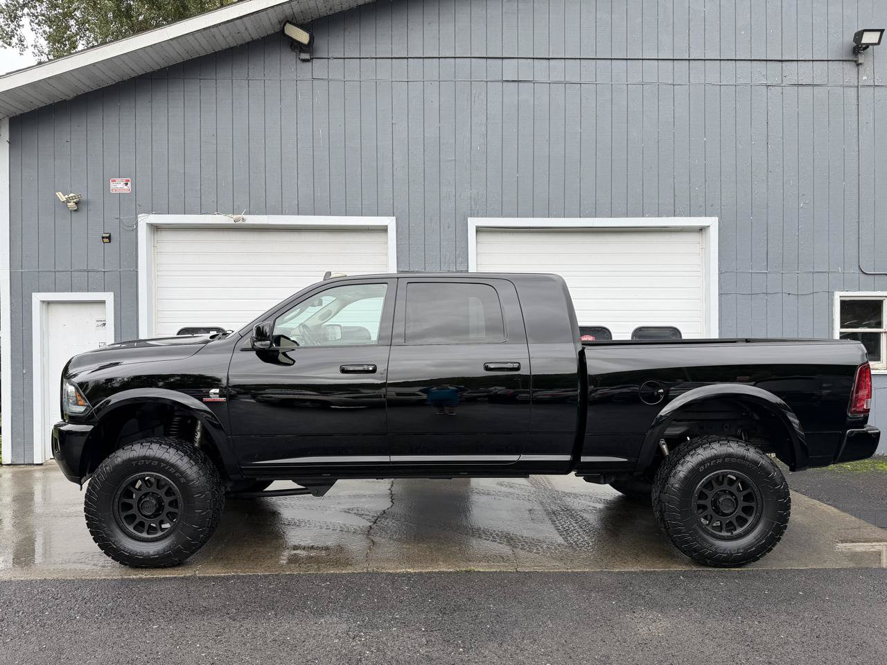 Used 2014 RAM 2500 Laramie w/ Black Appearance Group AWD/4WD image 7