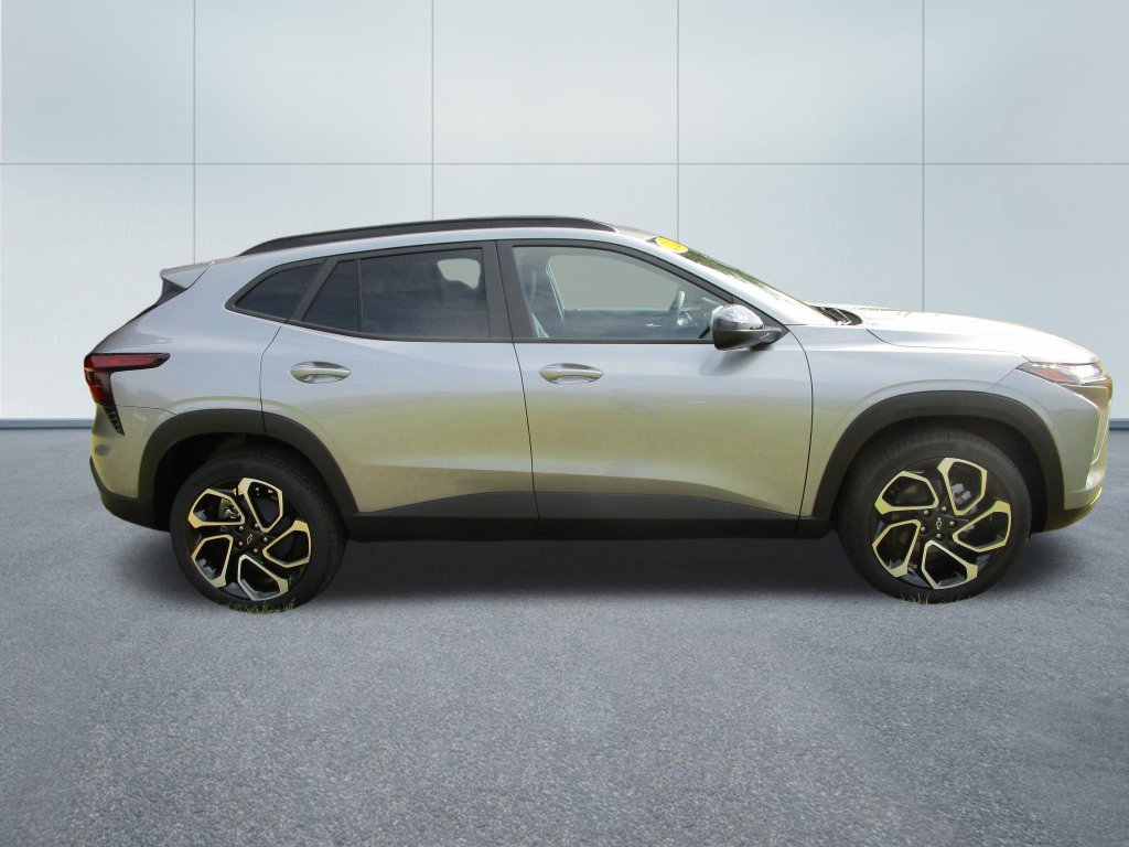 New 2026 Chevrolet Trax RS w/ Driver Confidence Package FWD image 7