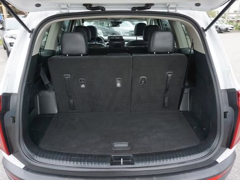 Used 2020 Kia Telluride S w/ S 8 Passenger Seating Package FWD image 16