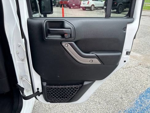 Used 2018 Jeep Wrangler Unlimited Sport S AWD/4WD image 42