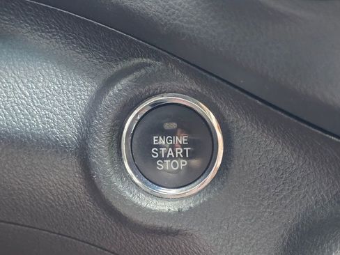 Used 2013 Toyota Highlander Limited AWD/4WD image 38