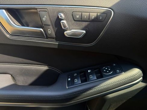 Used 2014 Mercedes-Benz E 350 4MATIC Sedan image 28