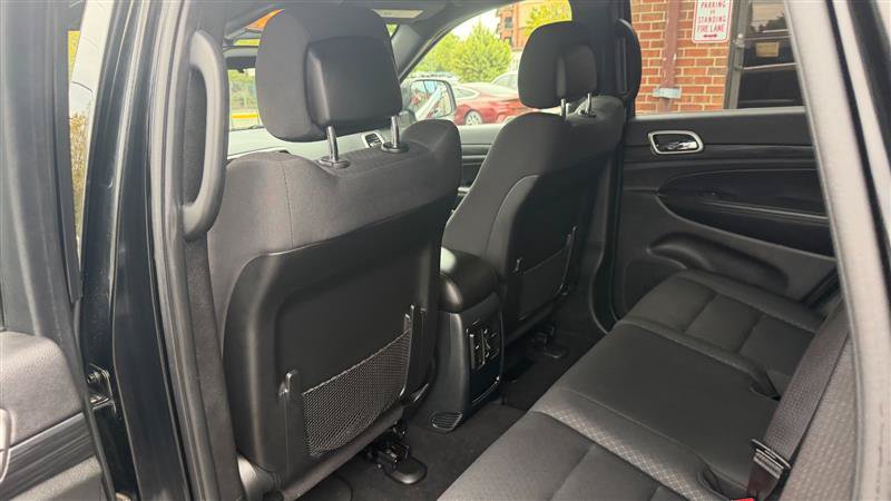 Used 2020 Jeep Grand Cherokee Laredo AWD/4WD image 18