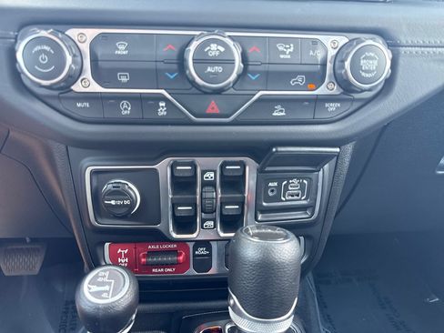 Used 2026 Jeep Gladiator Mojave AWD/4WD image 22