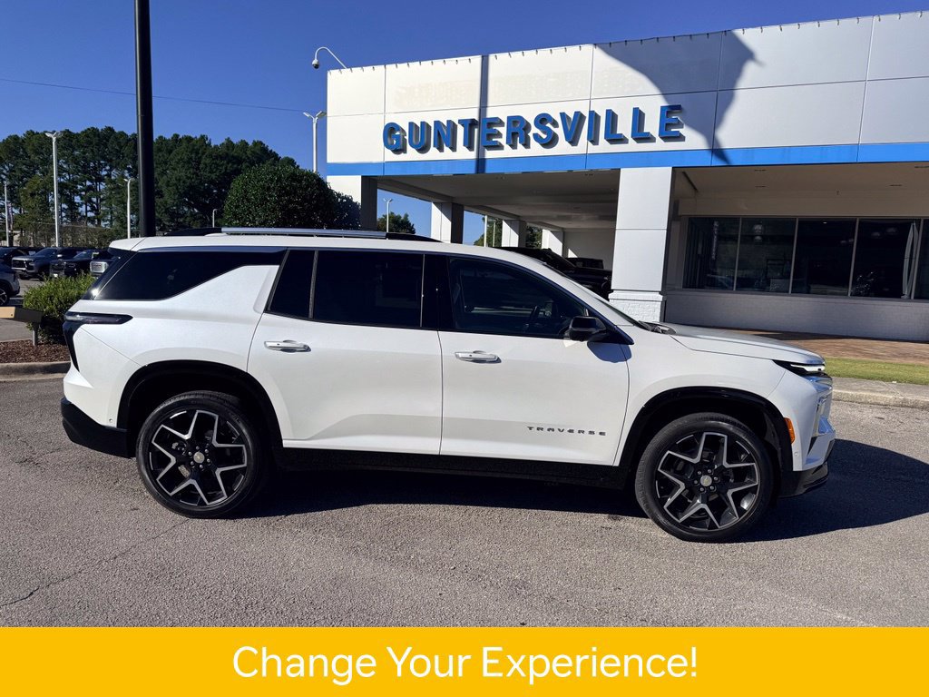 Used 2025 Chevrolet Traverse High Country FWD image 4