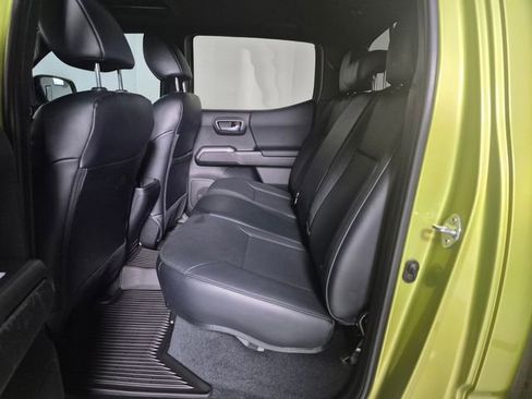 Certified 2023 Toyota Tacoma TRD Sport w/ TRD Premium Sport Package AWD/4WD image 32