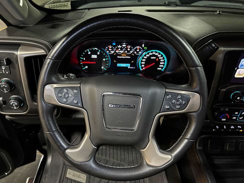 Used 2017 GMC Sierra 2500 Denali w/ Duramax Plus Package AWD/4WD image 30