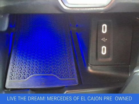 Used 2025 Mercedes-Benz GLC 300 image 8