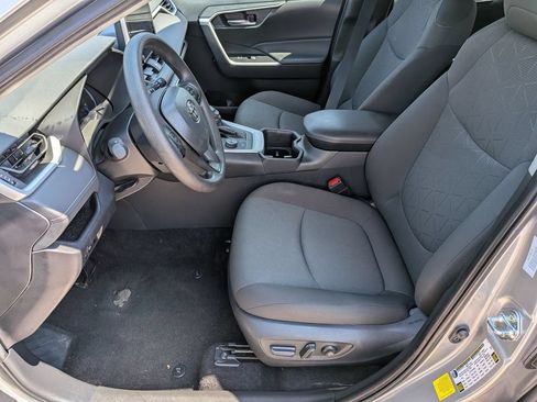 Used 2025 Toyota RAV4 XLE AWD/4WD image 15