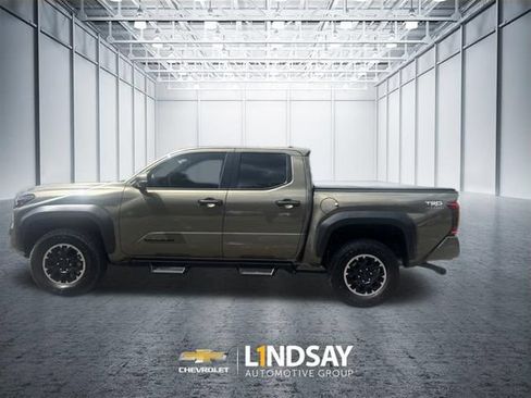 Used 2025 Toyota Tacoma TRD Off-Road w/ TRD Off Road Upgrade Package AWD/4WD image 26