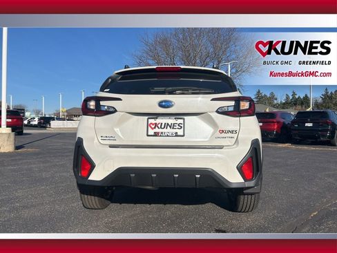 Used 2024 Subaru Crosstrek 2.0i Premium image 8