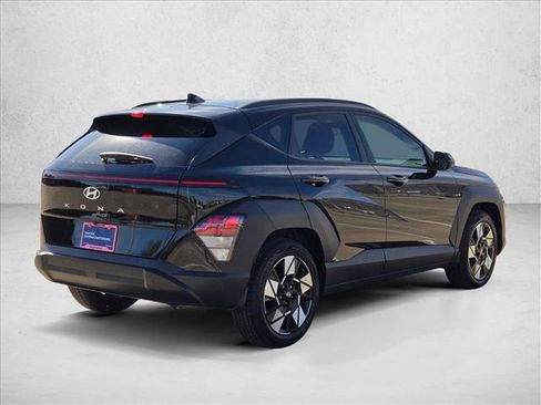 Certified 2025 Hyundai Kona SEL image 5