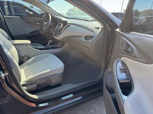 Used 2020 Chevrolet Malibu LT image 8