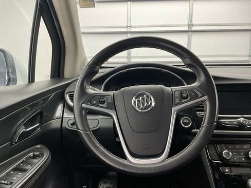 Used 2022 Buick Encore Preferred image 8