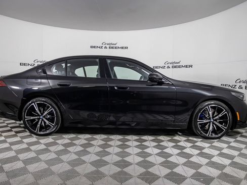 Used 2026 BMW 530i w/ M Sport Package RWD image 3