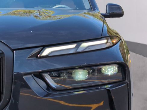 Used 2025 BMW X7 xDrive40i w/ Executive Package image 12